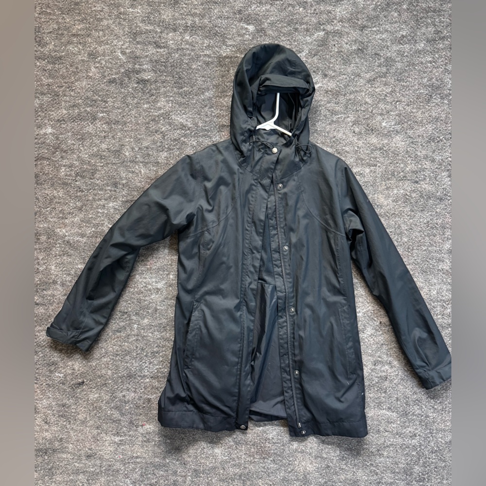 Columbia Women’s Black Hooded Raincoat